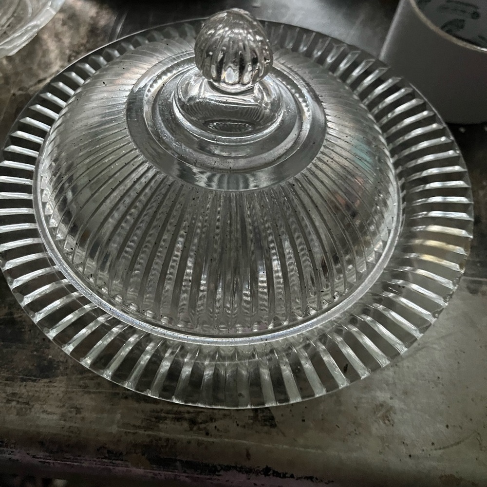 vintage Anchor Hocking "Queen Mary" ribbed glass lidded dish